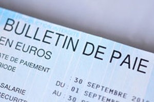 Baisser les contributions sociales employeurs, oui, mais comment: ciblage ou dévaluation fiscale?